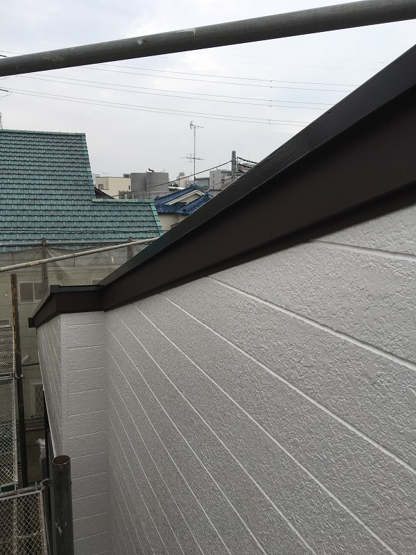 東京都板橋区　屋根塗装　外壁塗装　付帯部塗装　破風板のリフォーム方法　金属板金巻き